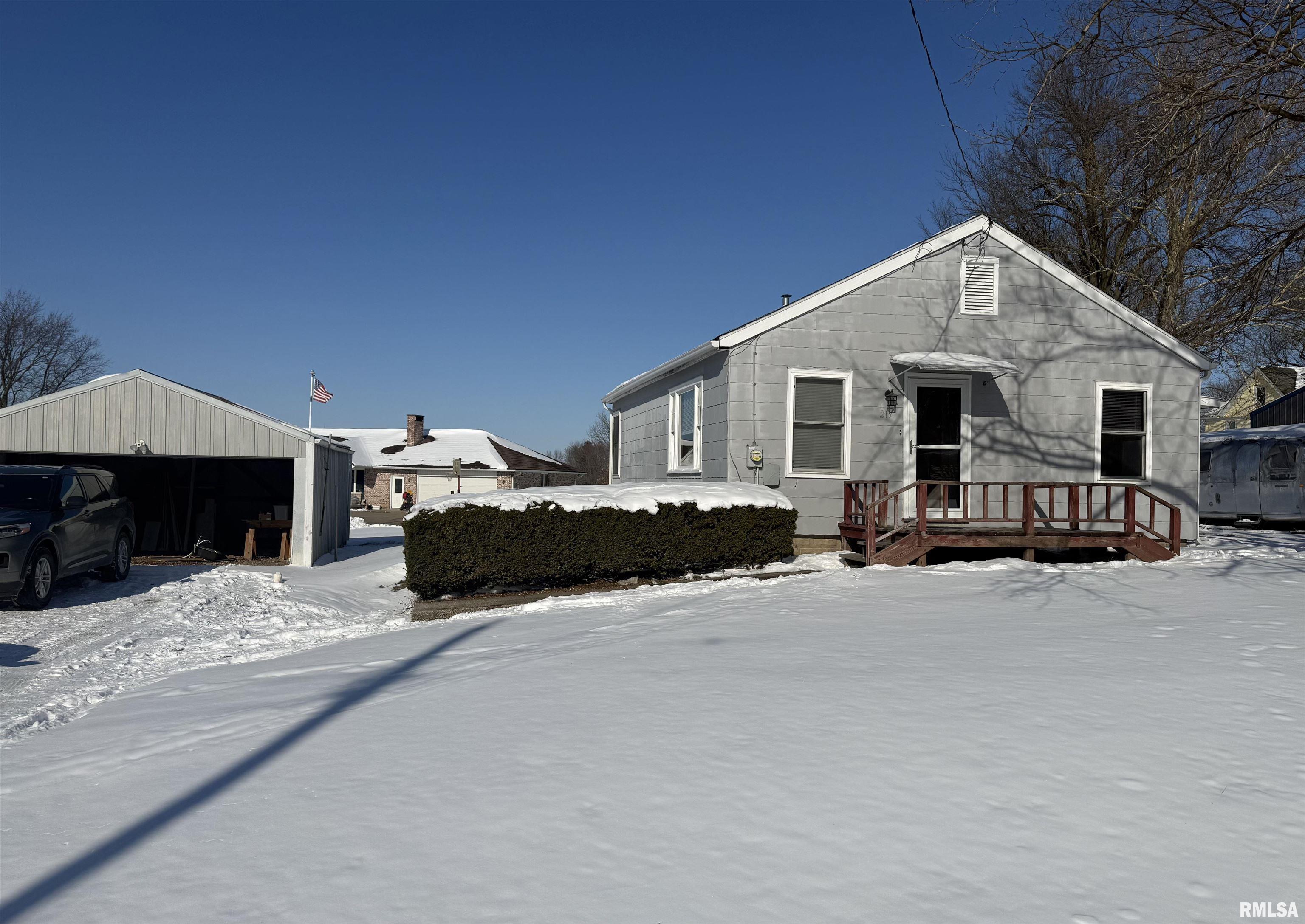 219 East Mulberry Street Mendon, IL 62351 - Photo 2 of 23