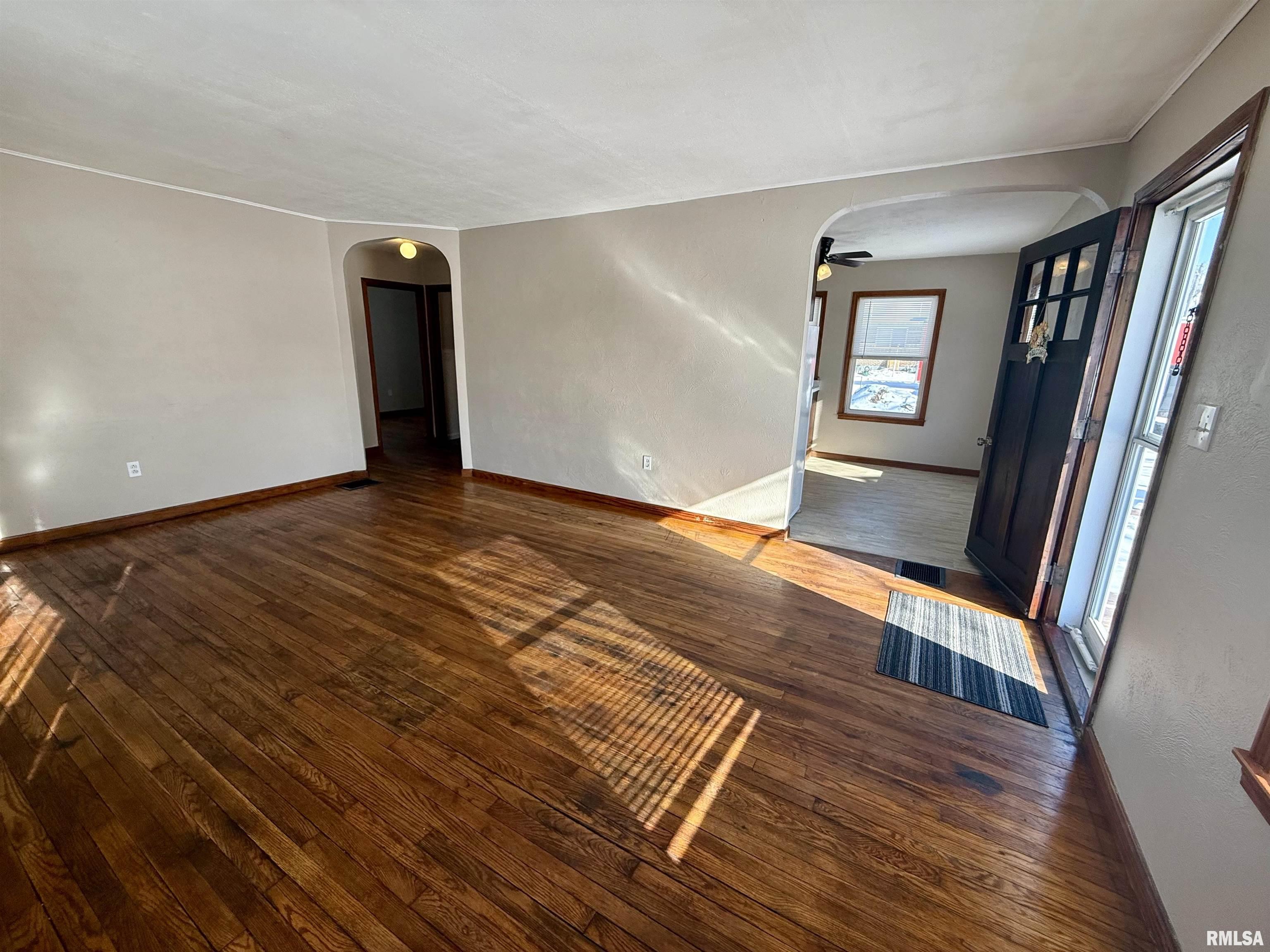 219 East Mulberry Street Mendon, IL 62351 - Photo 4 of 23