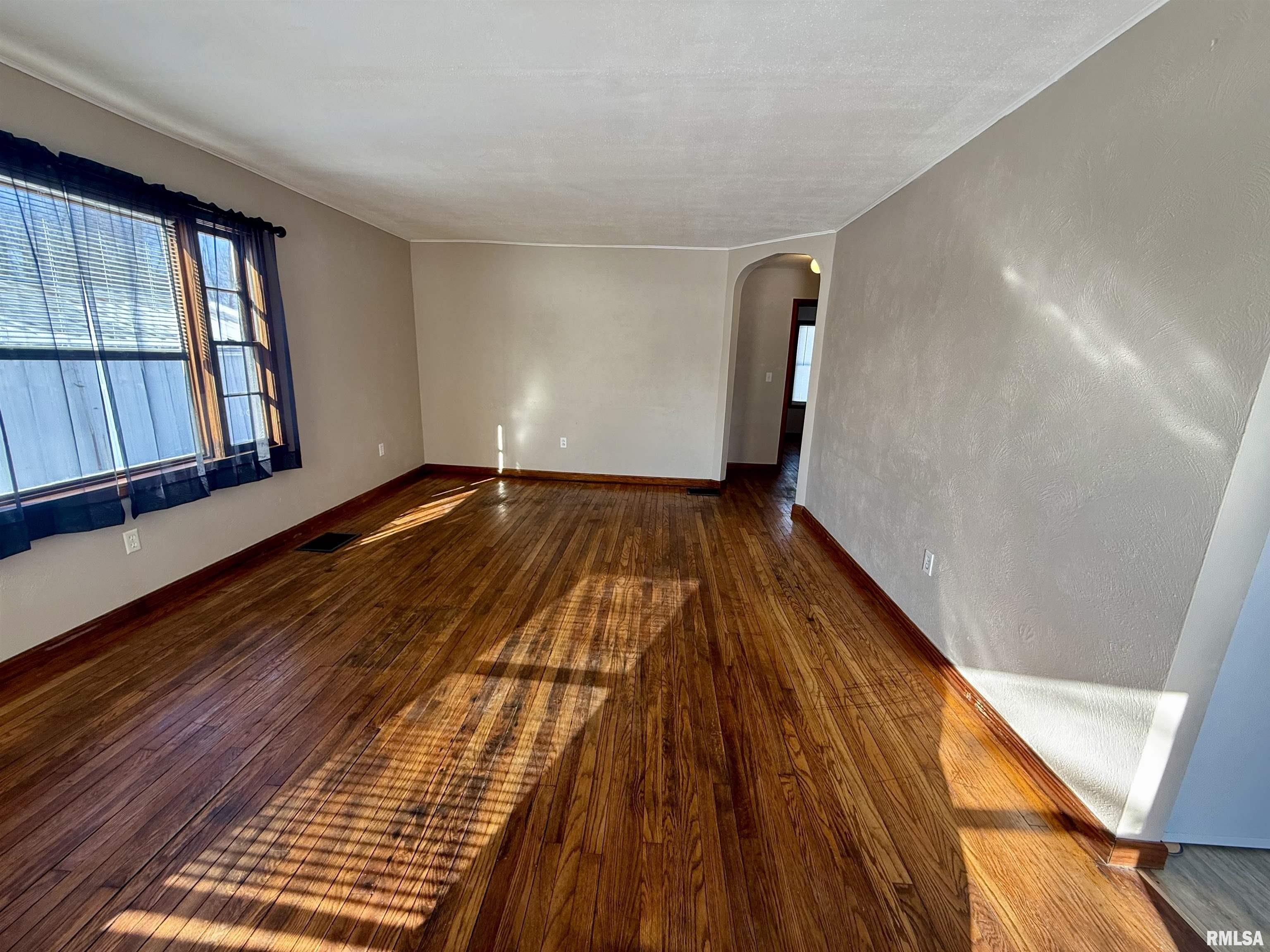 219 East Mulberry Street Mendon, IL 62351 - Photo 5 of 23