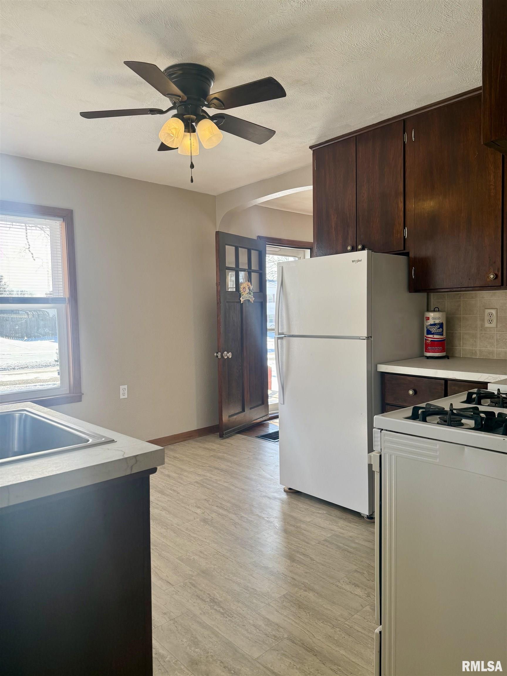 219 East Mulberry Street Mendon, IL 62351 - Photo 8 of 23