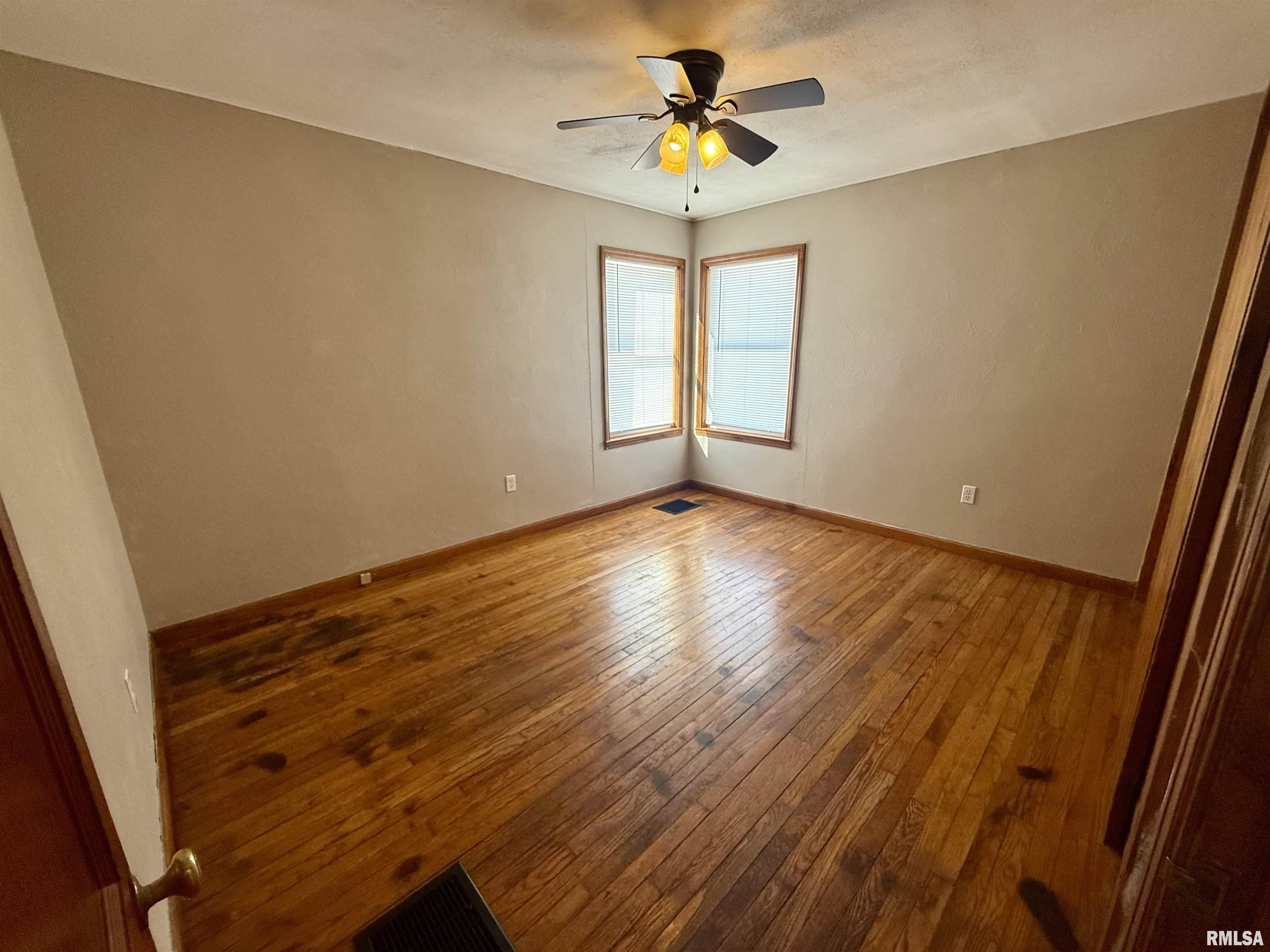 219 East Mulberry Street Mendon, IL 62351 - Photo 10 of 23