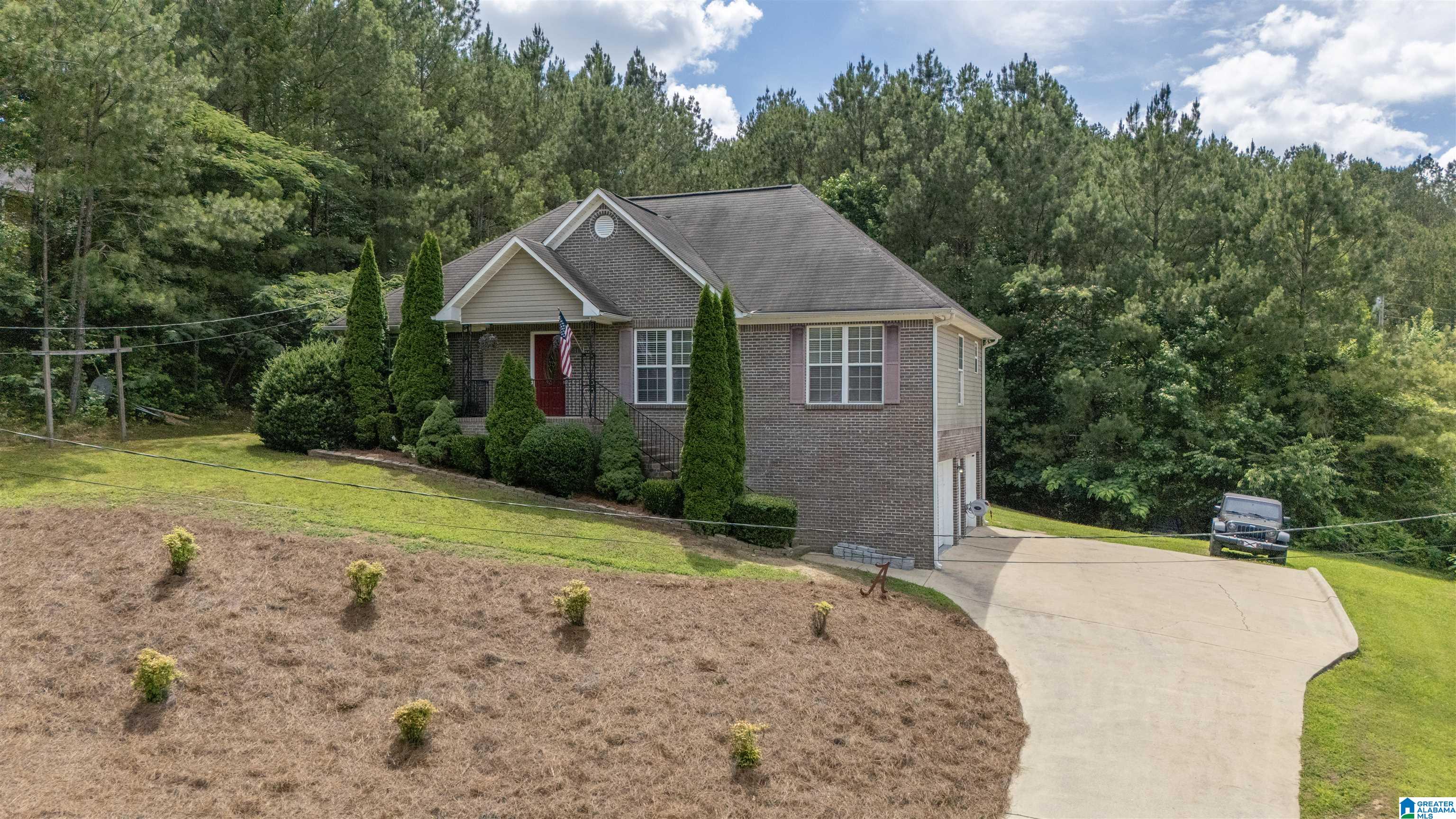 34 Oakbrook Circle Cleveland, AL 35049 - Photo 2 of 28