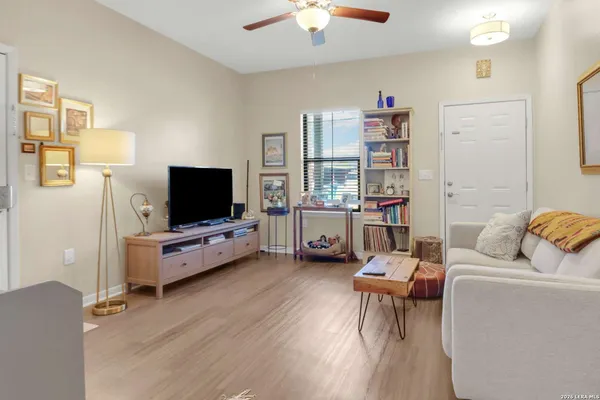 $1,600 | 522 Arthur Street, San Antonio, TX 78202