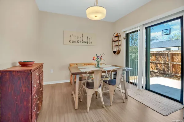 $1,600 | 522 Arthur Street, San Antonio, TX 78202