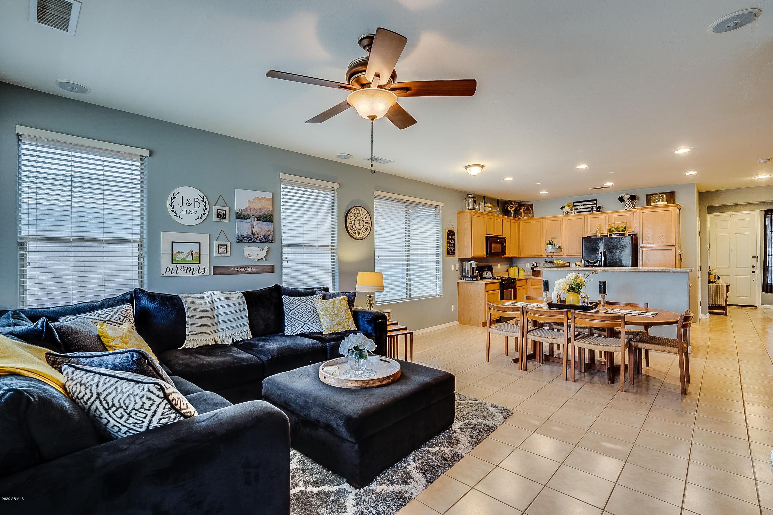 3404 West Florimond Road Phoenix, AZ 85086 - Photo 11 of 40 Perfect For Entertaining!