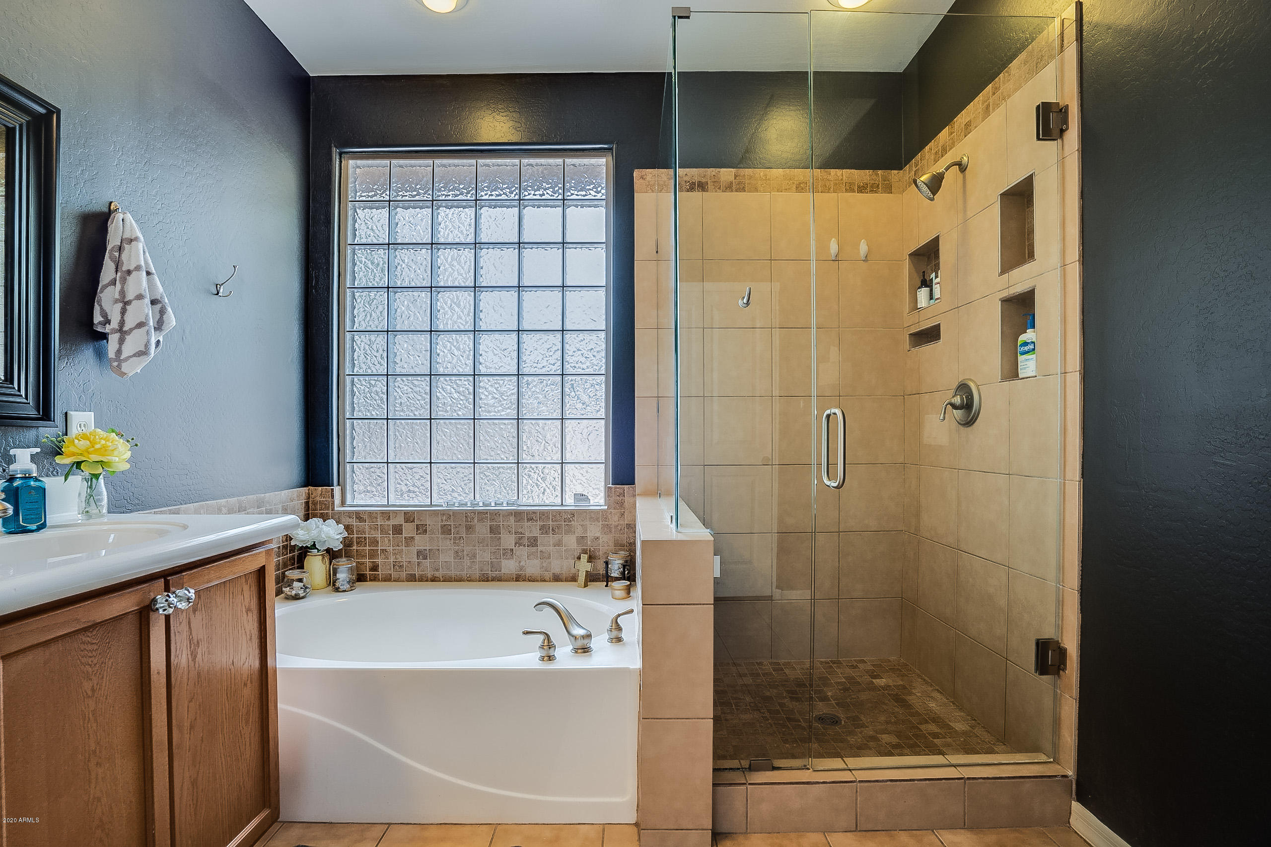 3404 West Florimond Road Phoenix, AZ 85086 - Photo 17 of 40 Upgraded Bathroom!!