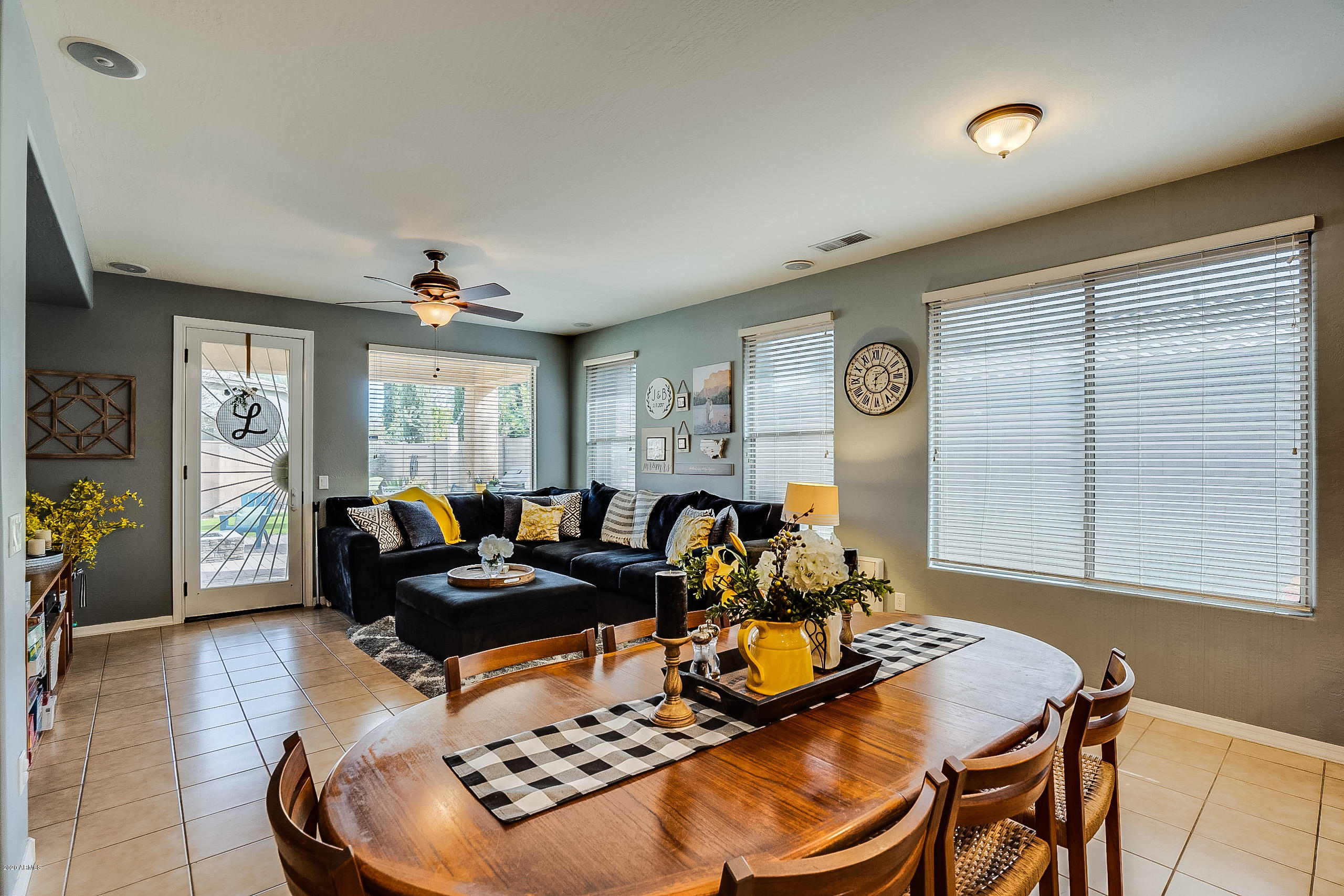 3404 West Florimond Road Phoenix, AZ 85086 - Photo 9 of 40 Bright and Airy!!