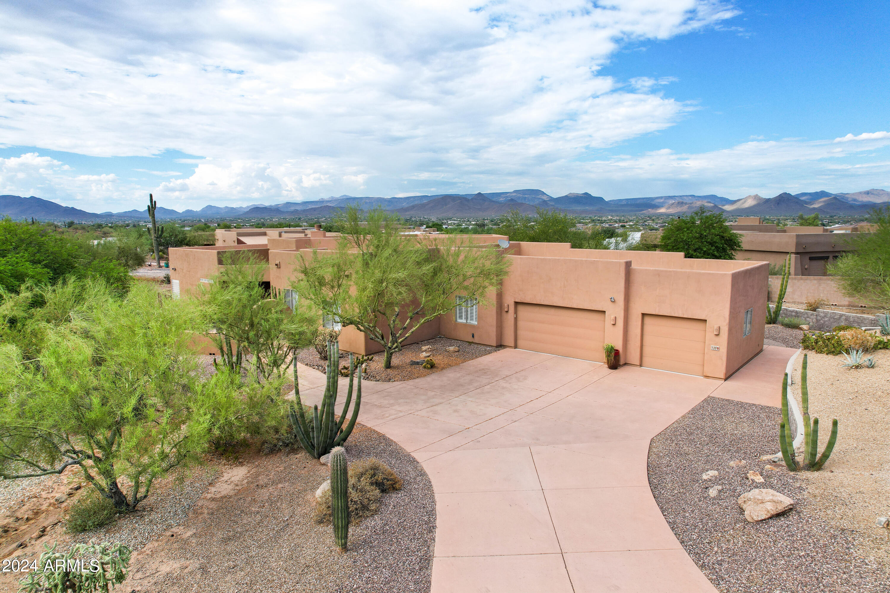 120 West Rock View Road Phoenix, AZ 85085 - Photo 5 of 27 Private Drive