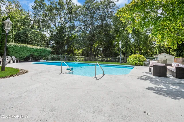 a park view with a entertaining space