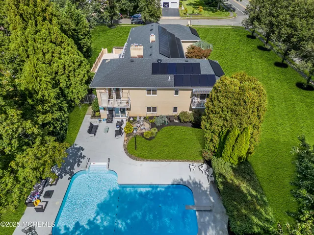 a park view with a entertaining space