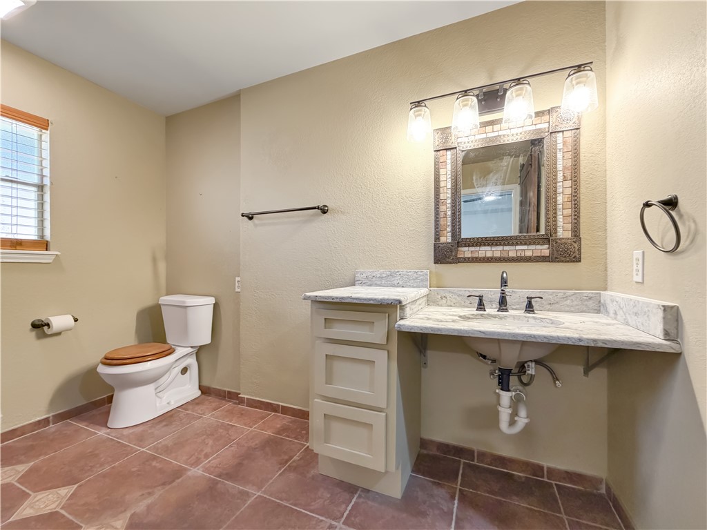 4214 Valley Circle Corpus Christi, TX 78413 - Photo 11 of 28
