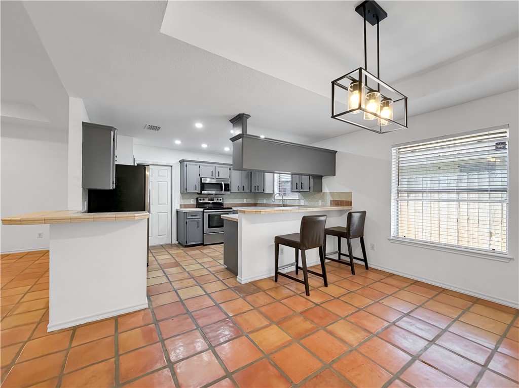 4214 Valley Circle Corpus Christi, TX 78413 - Photo 5 of 28