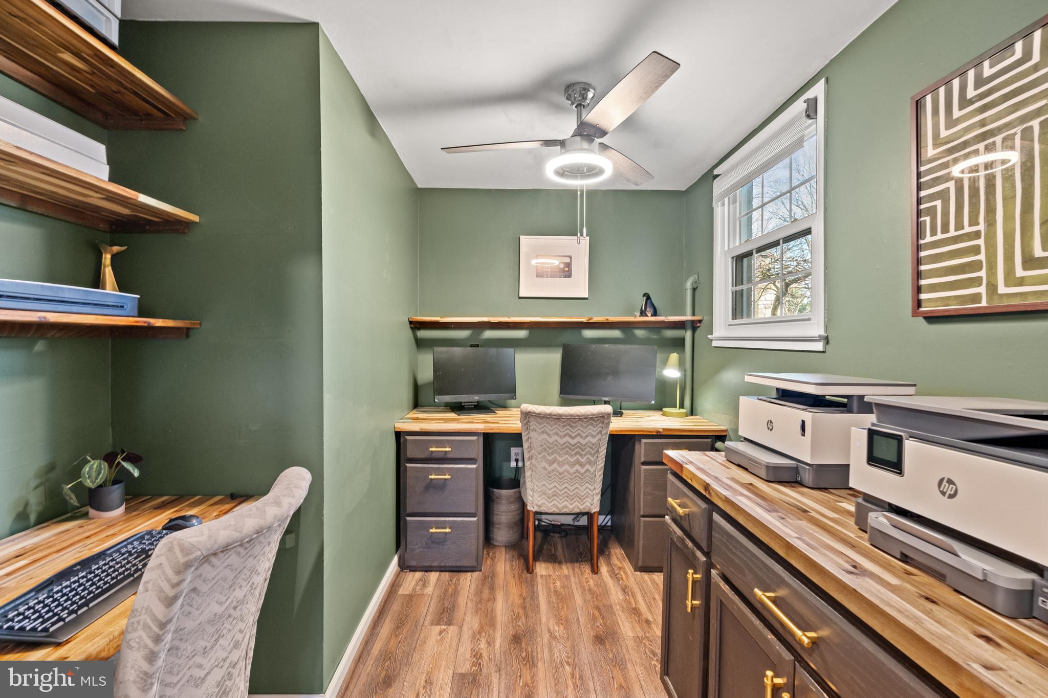 2411 Culpeper Road Alexandria, VA 22308 - Photo 24 of 36 Designated office space w/ 2 custom seating areas.