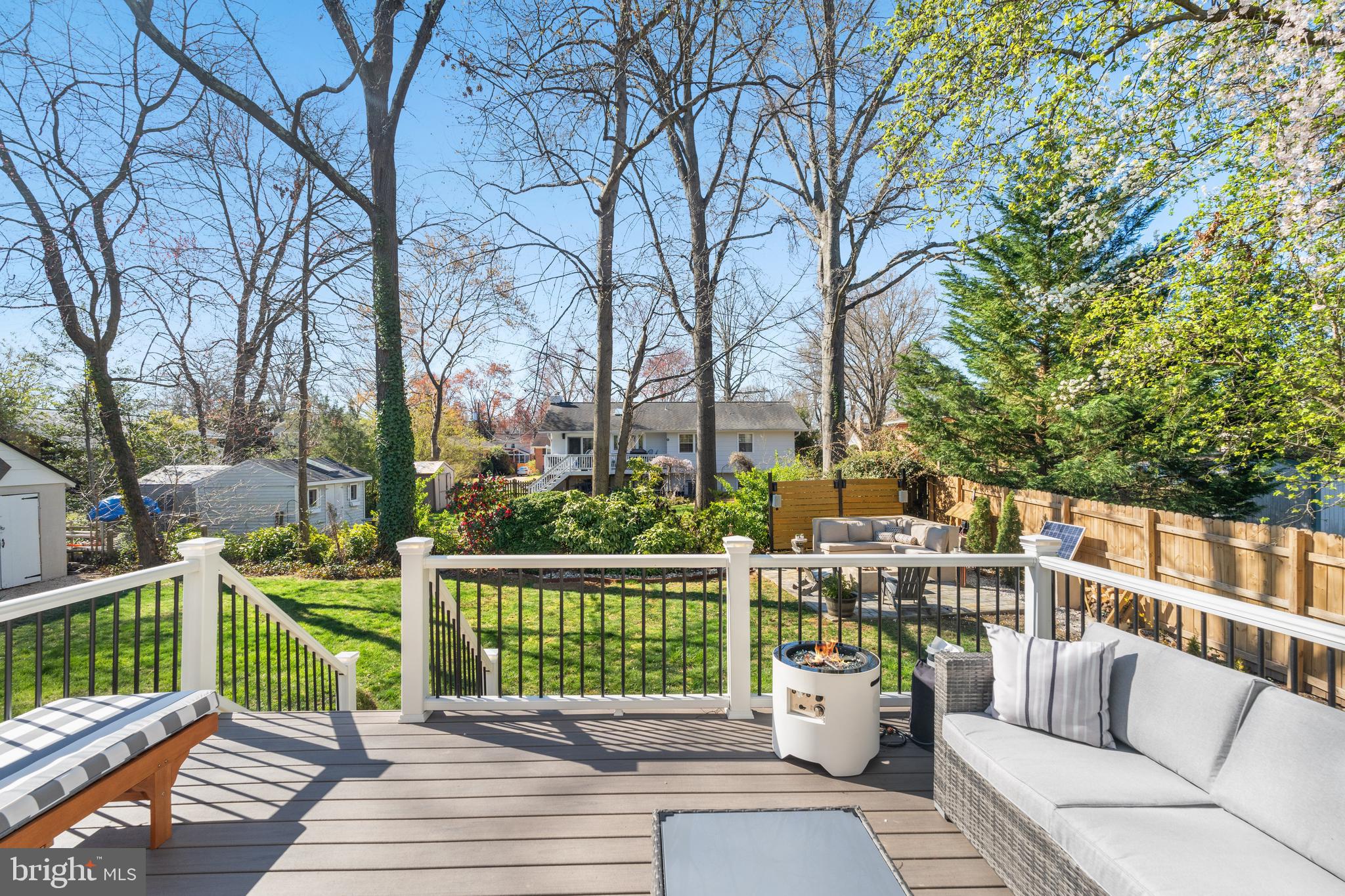 2411 Culpeper Road Alexandria, VA 22308 - Photo 30 of 36 Large 16' x12' w/Trex Transcend Lineage composite