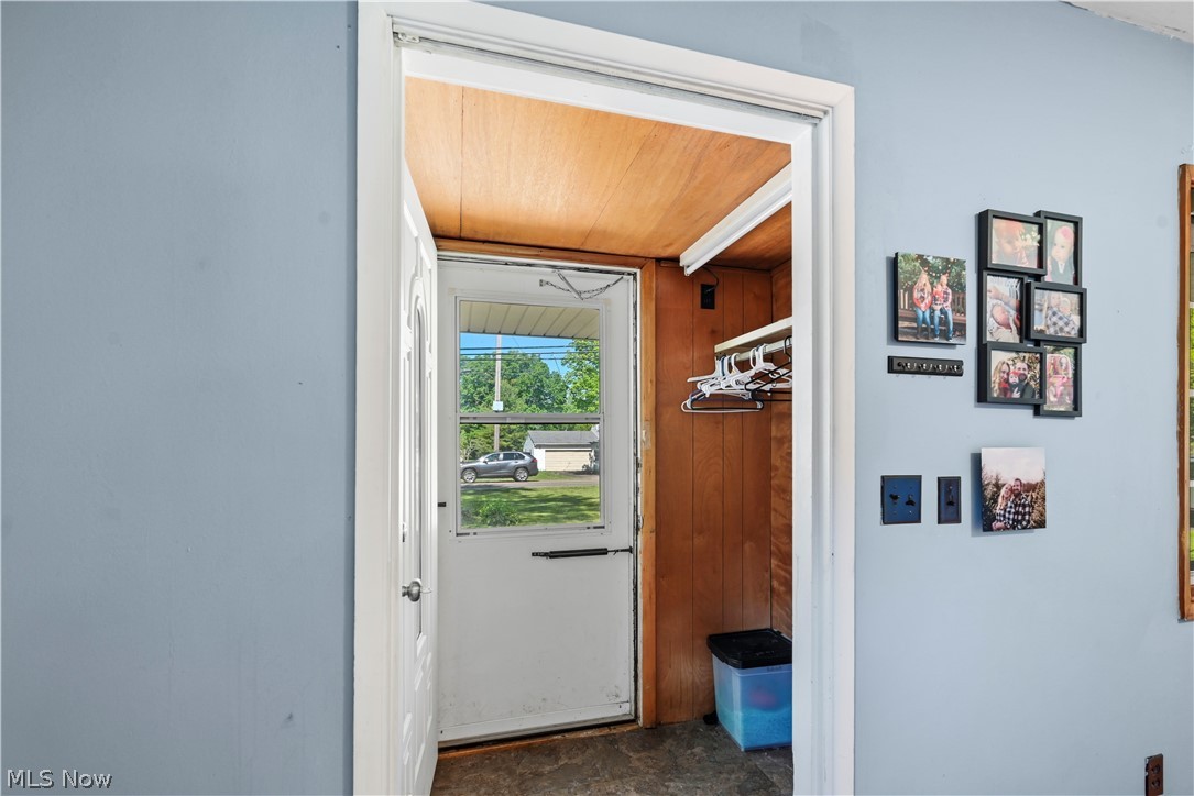 304 Howland Wilson Road Northeast Warren, OH 44484 - Photo 16 of 29