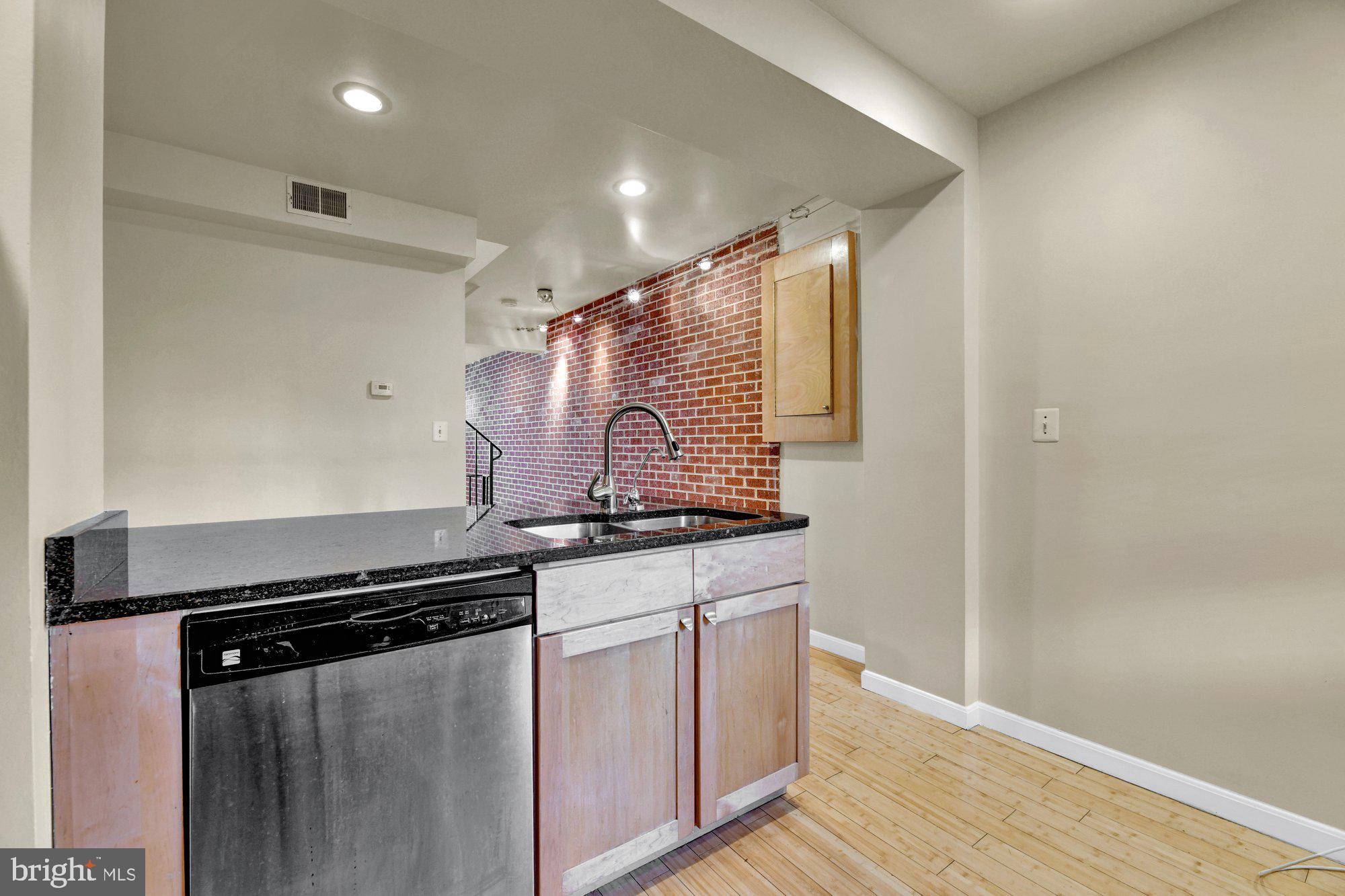 1807 East Lombard Street Baltimore, MD 21231 - Photo 14 of 30 Kitchen