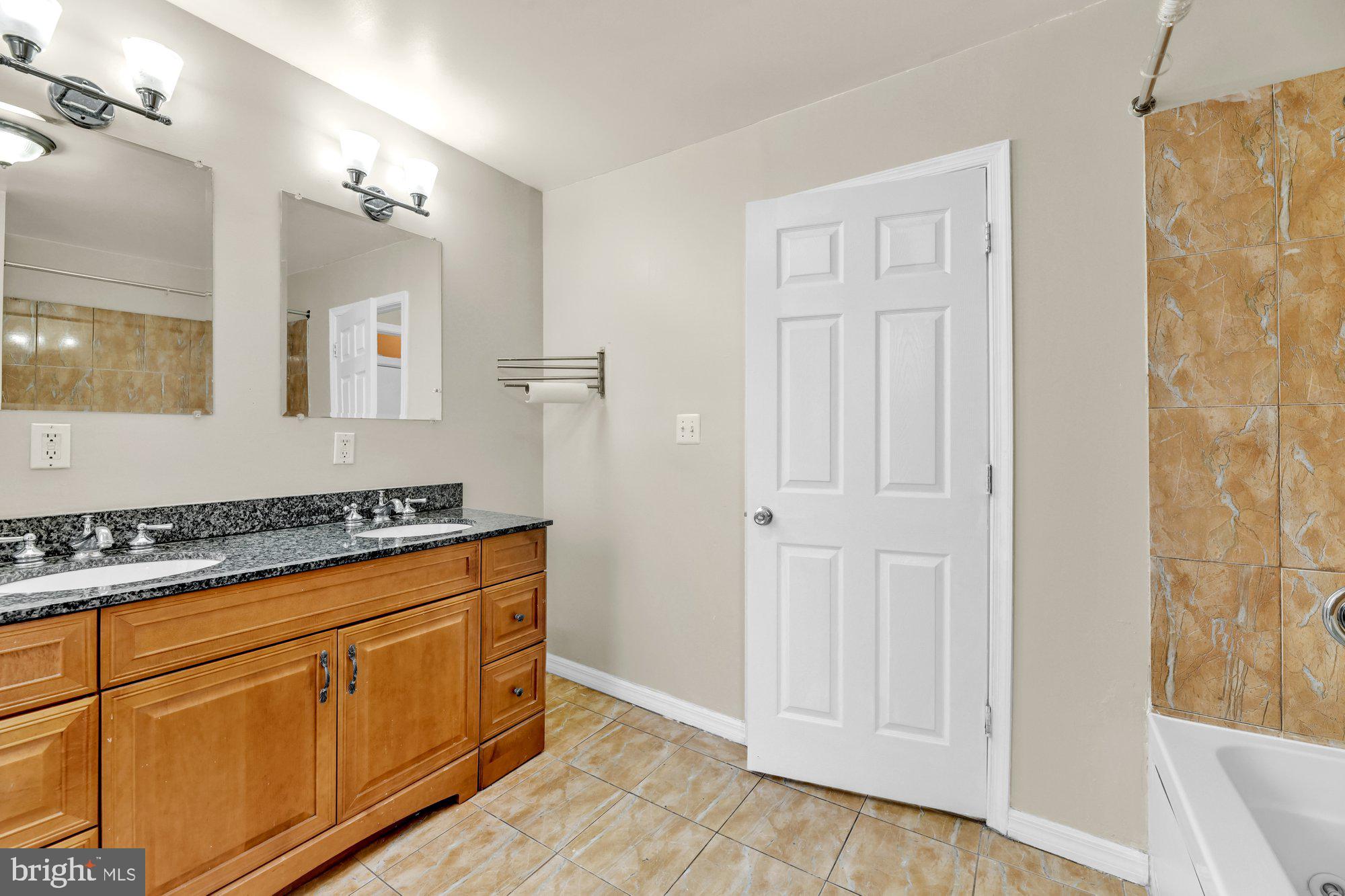 1807 East Lombard Street Baltimore, MD 21231 - Photo 16 of 30 Bathroom