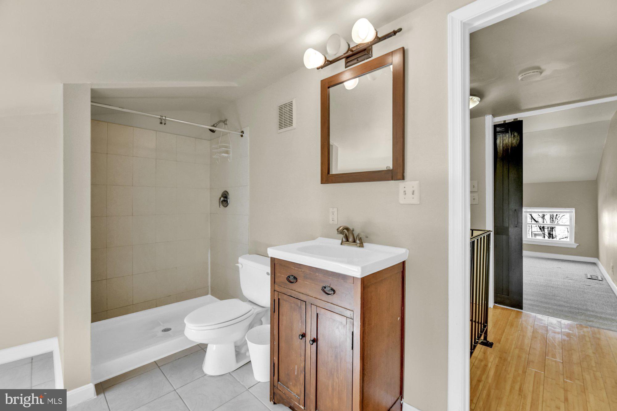1807 East Lombard Street Baltimore, MD 21231 - Photo 22 of 30 Bathroom