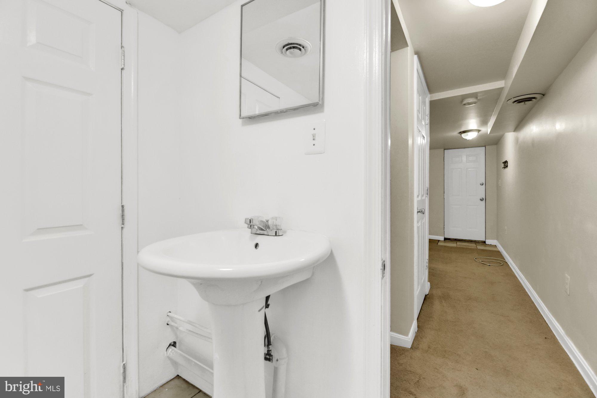 1807 East Lombard Street Baltimore, MD 21231 - Photo 25 of 30 Bathroom