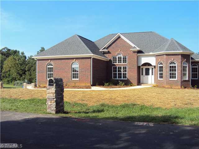 5011 Peppertree Road Clemmons, NC 27012 - Photo 1 of 4 Exterior Front.