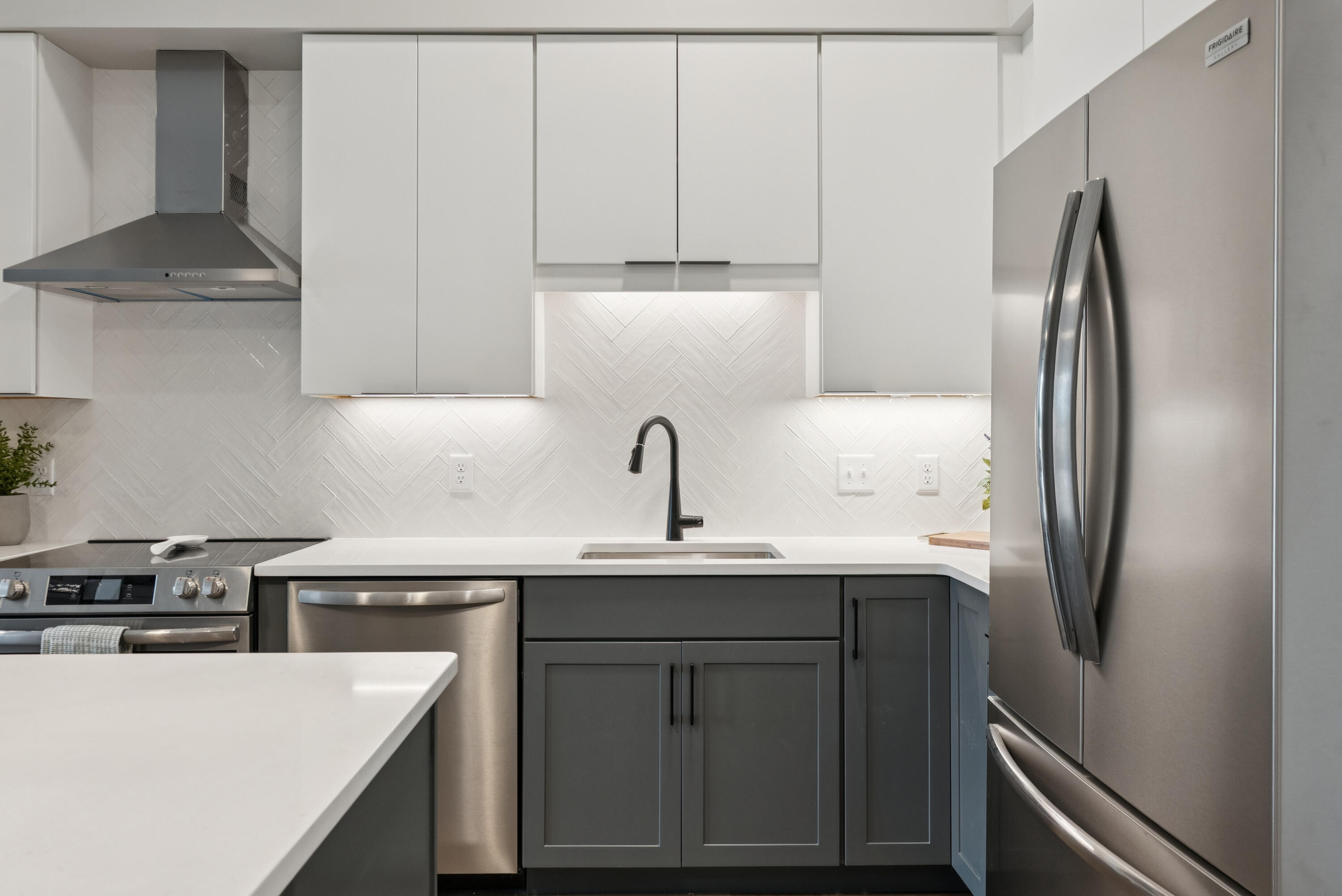 1 Cross Street, Unit 105 Scarborough, ME 04074 - Photo 12 of 47 DSC06564