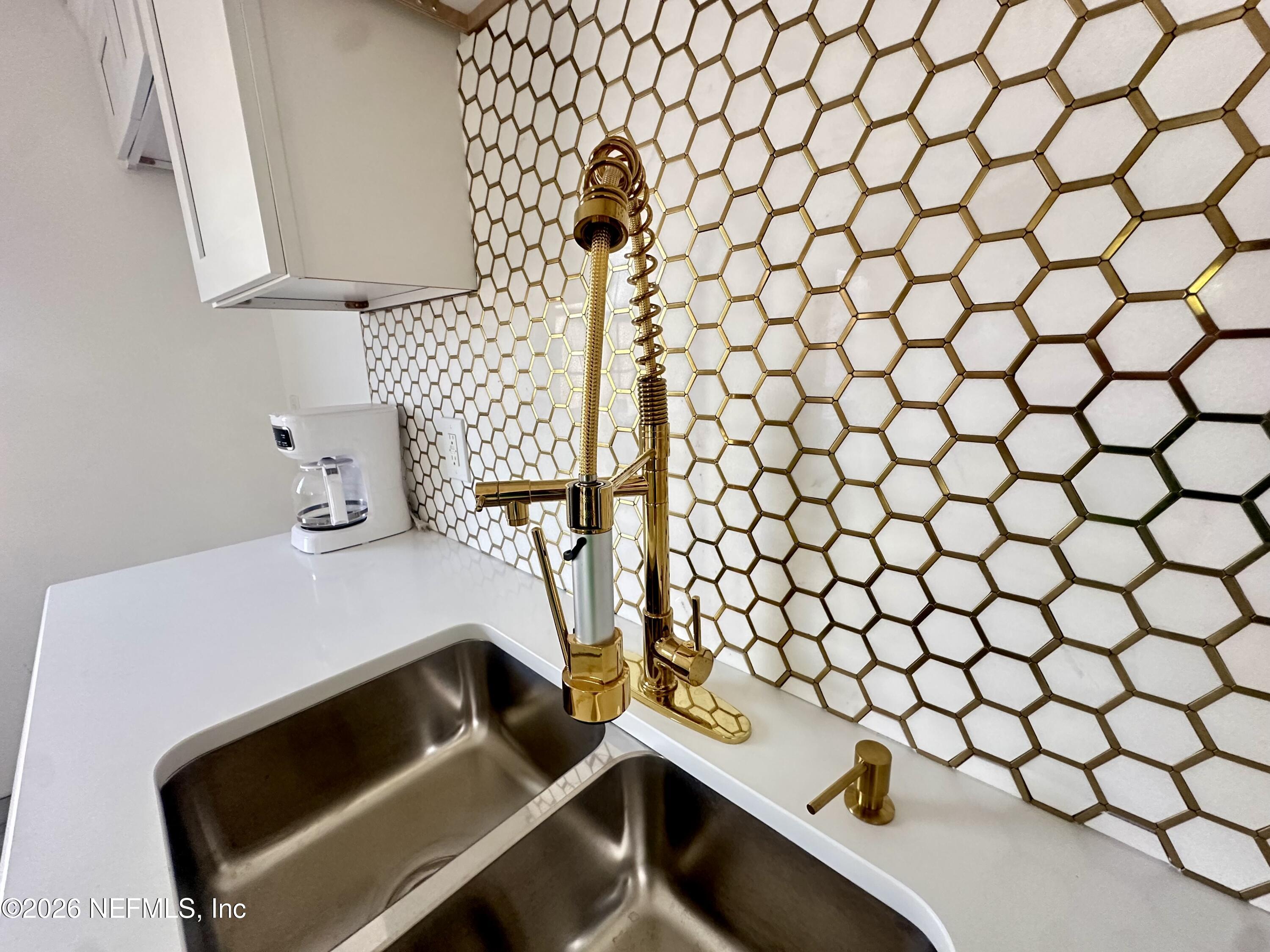 11335 Wingate Road North Jacksonville, FL 32218 - Photo 7 of 17 a view of a sink