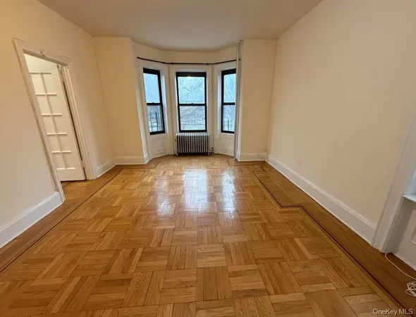 $2,000 | 214 East Mosholu Parkway South, Unit 3 | Bedford Park