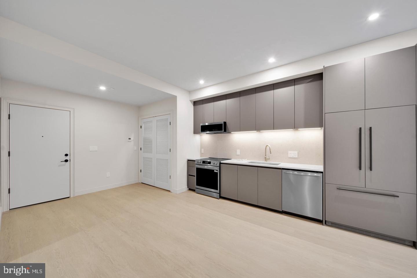 2121 Ward Place Northwest, Unit 404 Washington, DC 20037 - Photo 6 of 17
