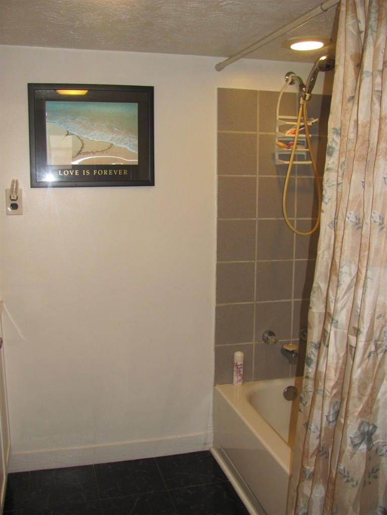 998 War Fork Road McKee, KY 40447 - Photo 21 of 23 Bathroom