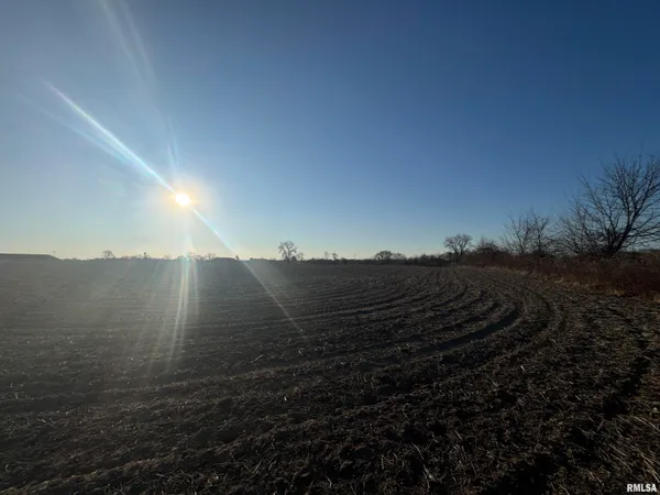 $120,000 | 825 County Road 825 Avenue East, Mount Sterling, IL 62353
