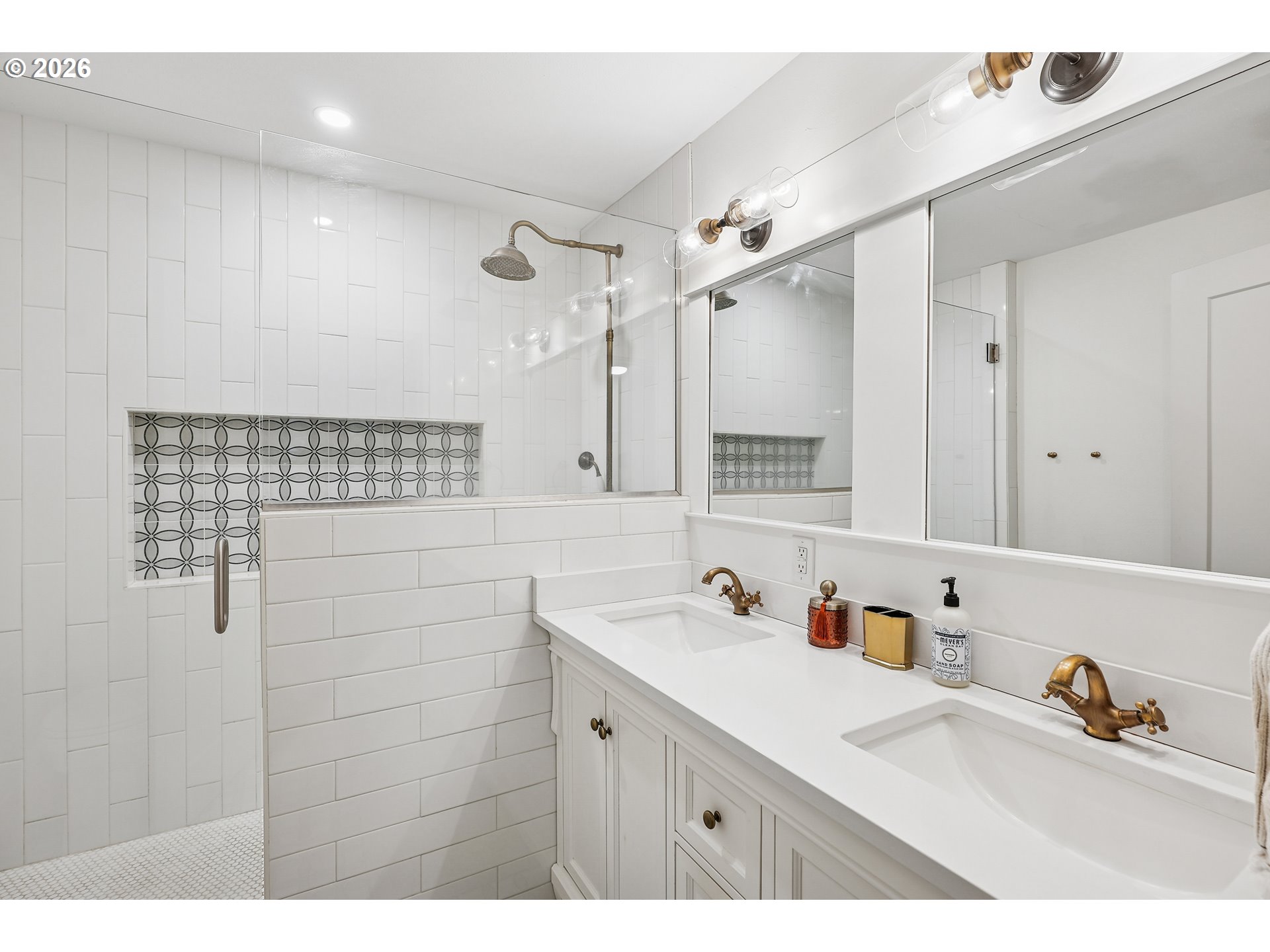 5915 Southwest Haines Street Portland, OR 97219 - Photo 31 of 47