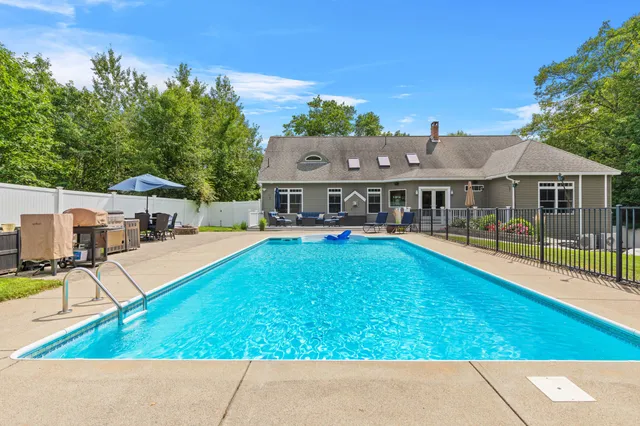 $1,295,000 | 18 Colchester Drive, South Portland, ME 04106