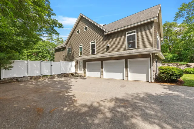 $1,295,000 | 18 Colchester Drive, South Portland, ME 04106