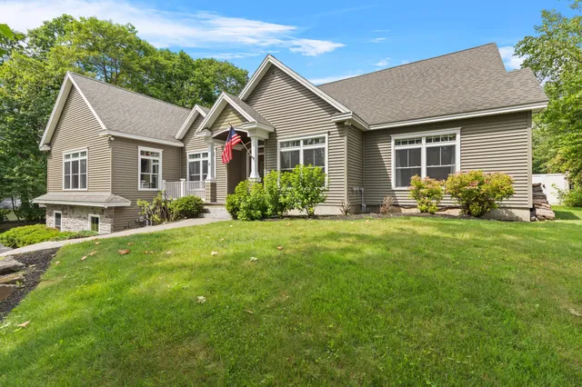 $1,295,000 | 18 Colchester Drive, South Portland, ME 04106