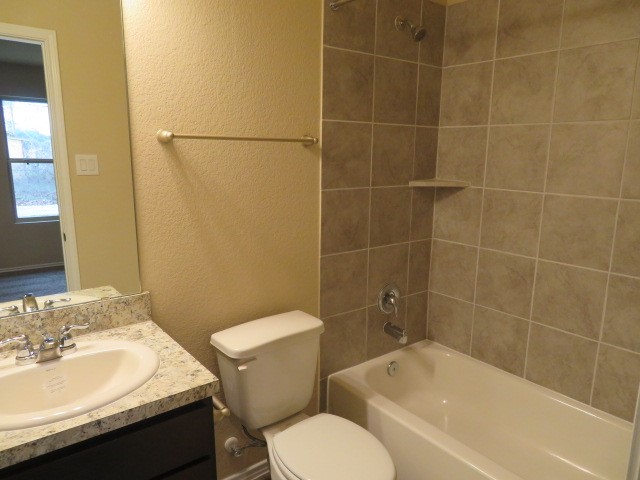 120 East Ash Street Angleton, TX 77515 - Photo 5 of 13