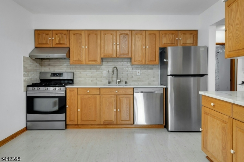 61 Fairmount Road Parsippany, NJ 07054 - Photo 5 of 21