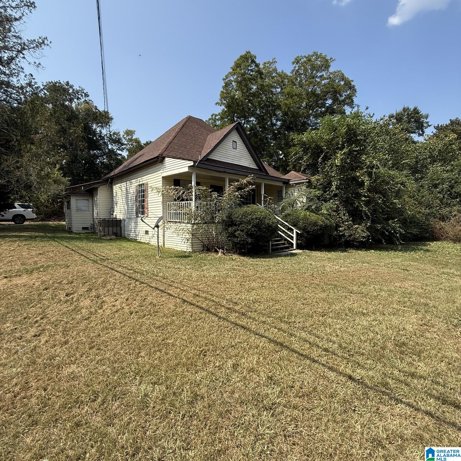 208 Spring Street Adamsville, AL 35005 - Photo 2 of 19