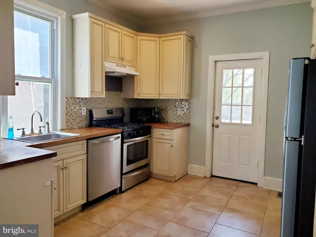 $3,100 | 888 Haddon Avenue, Collingswood, NJ 08108