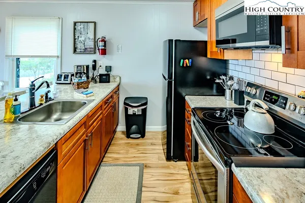 $189,000 | 103 Upper Holiday Lane, Unit G327, Beech Mountain, NC 28604