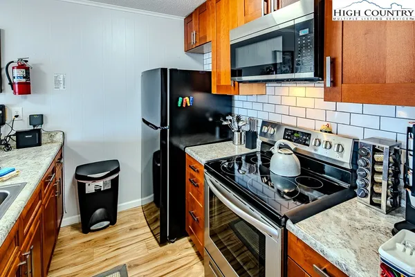 $189,000 | 103 Upper Holiday Lane, Unit G327, Beech Mountain, NC 28604