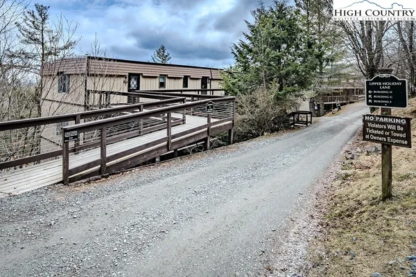 $189,000 | 103 Upper Holiday Lane, Unit G327, Beech Mountain, NC 28604