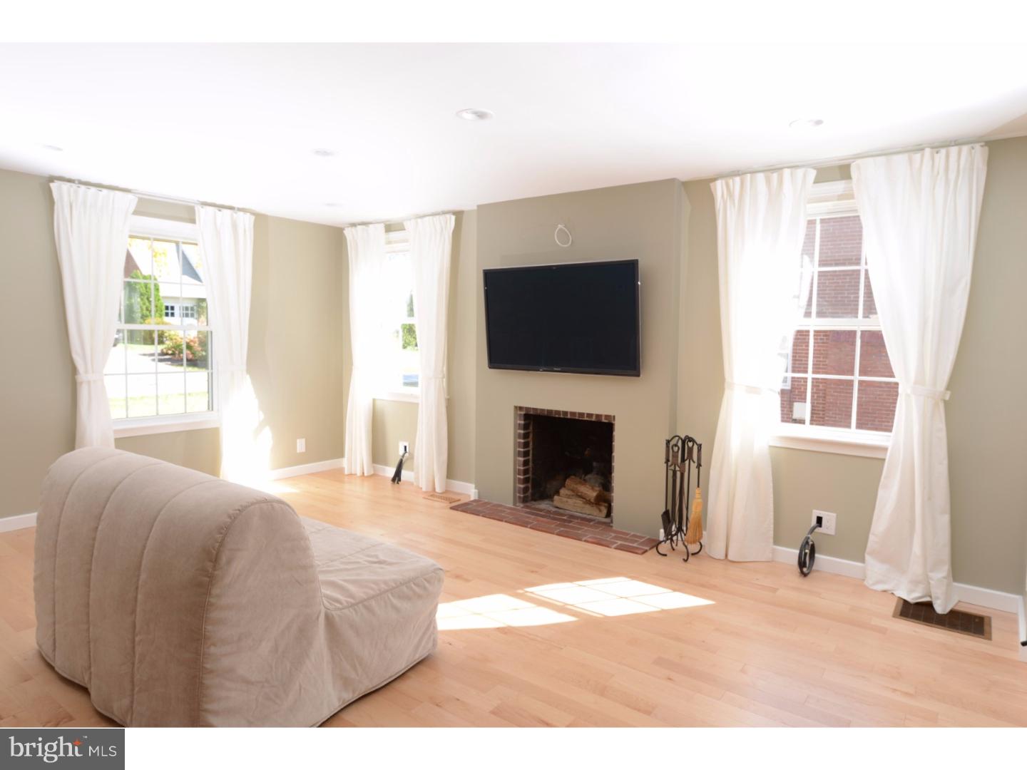 14 Moreland Road Paoli, PA 19301 - Photo 2 of 16 Great Room