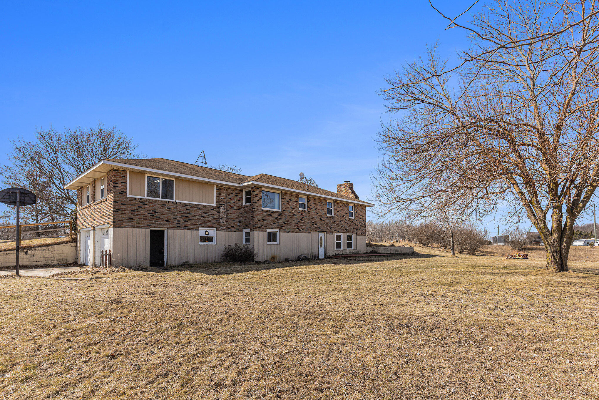 11600 Almy Road Lakeview, MI 48850 - Photo 4 of 30 035_almy_71_259