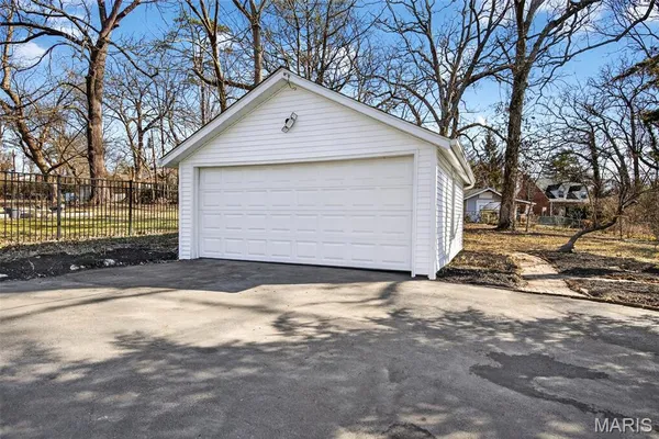 $600,000 | 14 Armin Lane, Webster Groves, MO 63119