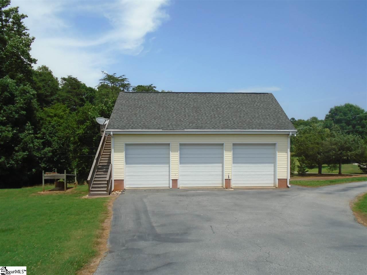 217 Sitton Road Easley, SC 29642 - Photo 3 of 32