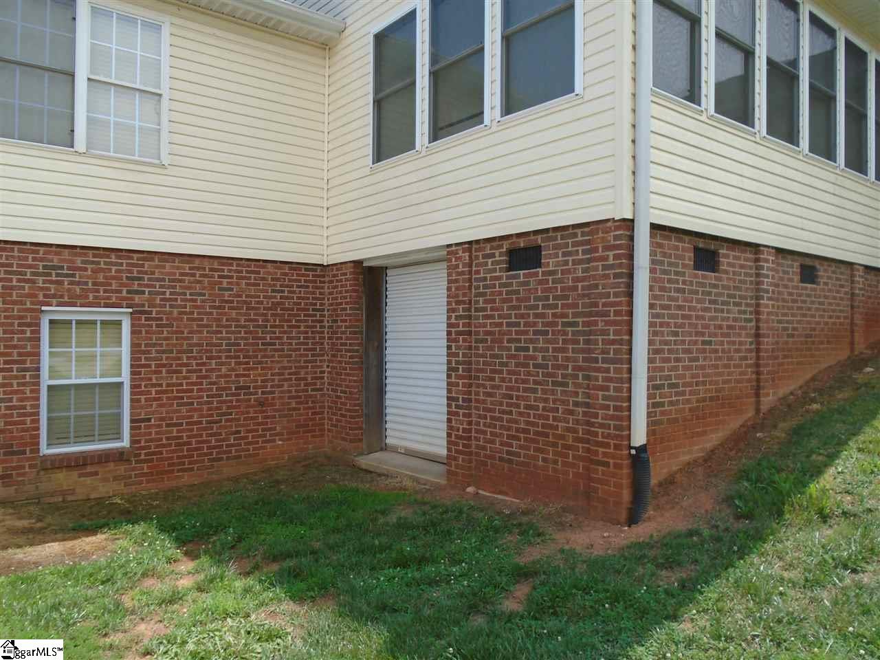 217 Sitton Road Easley, SC 29642 - Photo 4 of 32