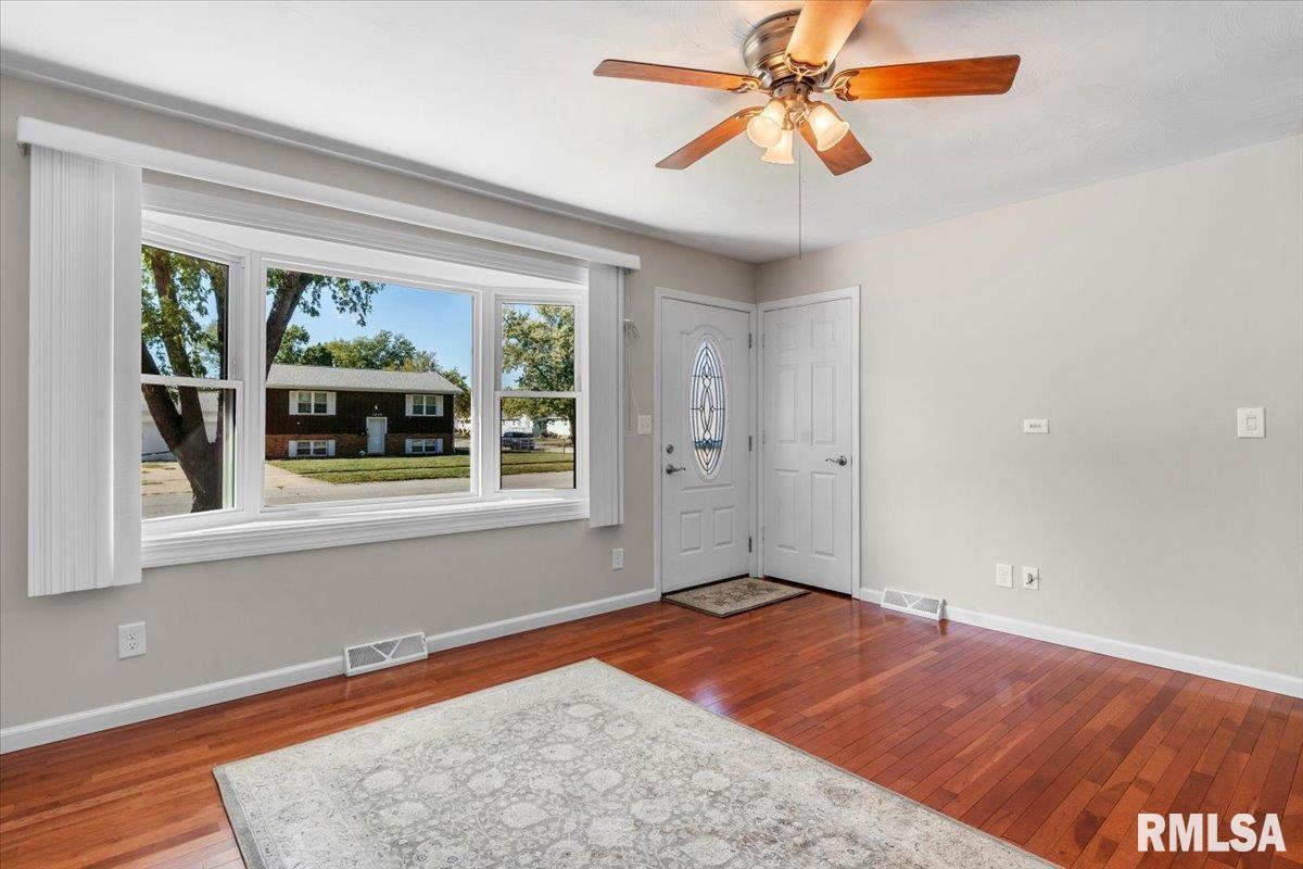1900 Camden Street Springfield, IL 62702 - Photo 7 of 34