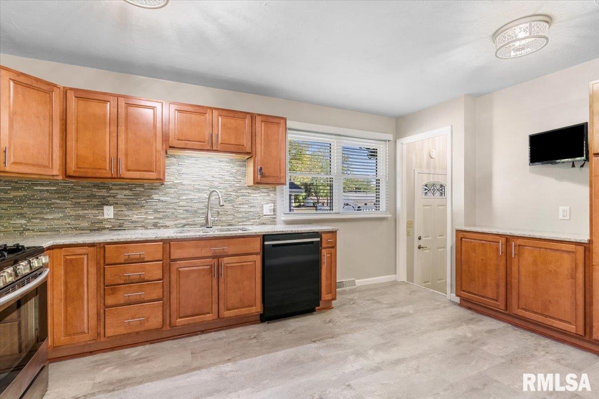 1900 Camden Street Springfield, IL 62702 - Photo 9 of 34