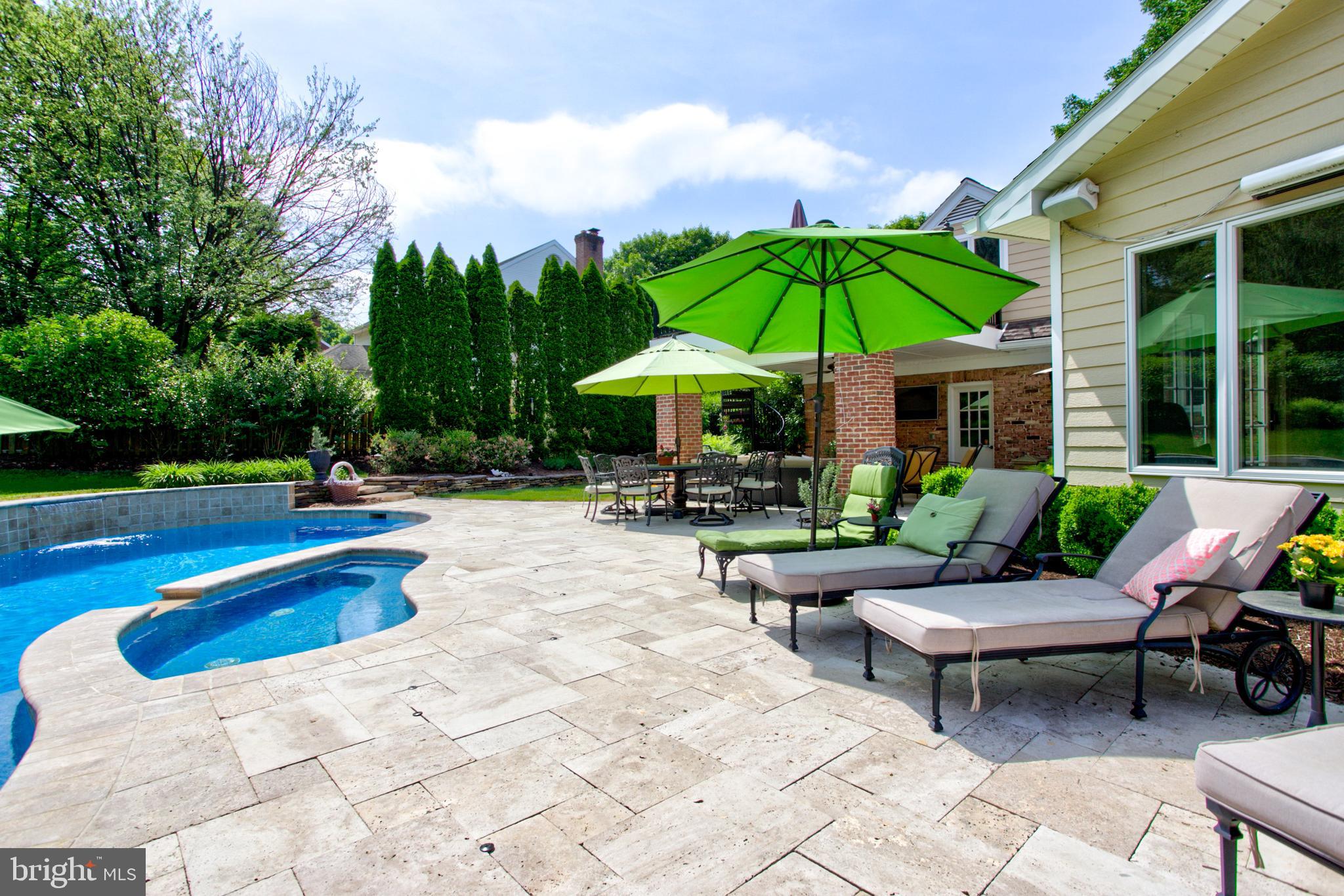 1626 Meadowlark Road Wyomissing, PA 19610 - Photo 15 of 123 Lounge by the pool and poolside dining