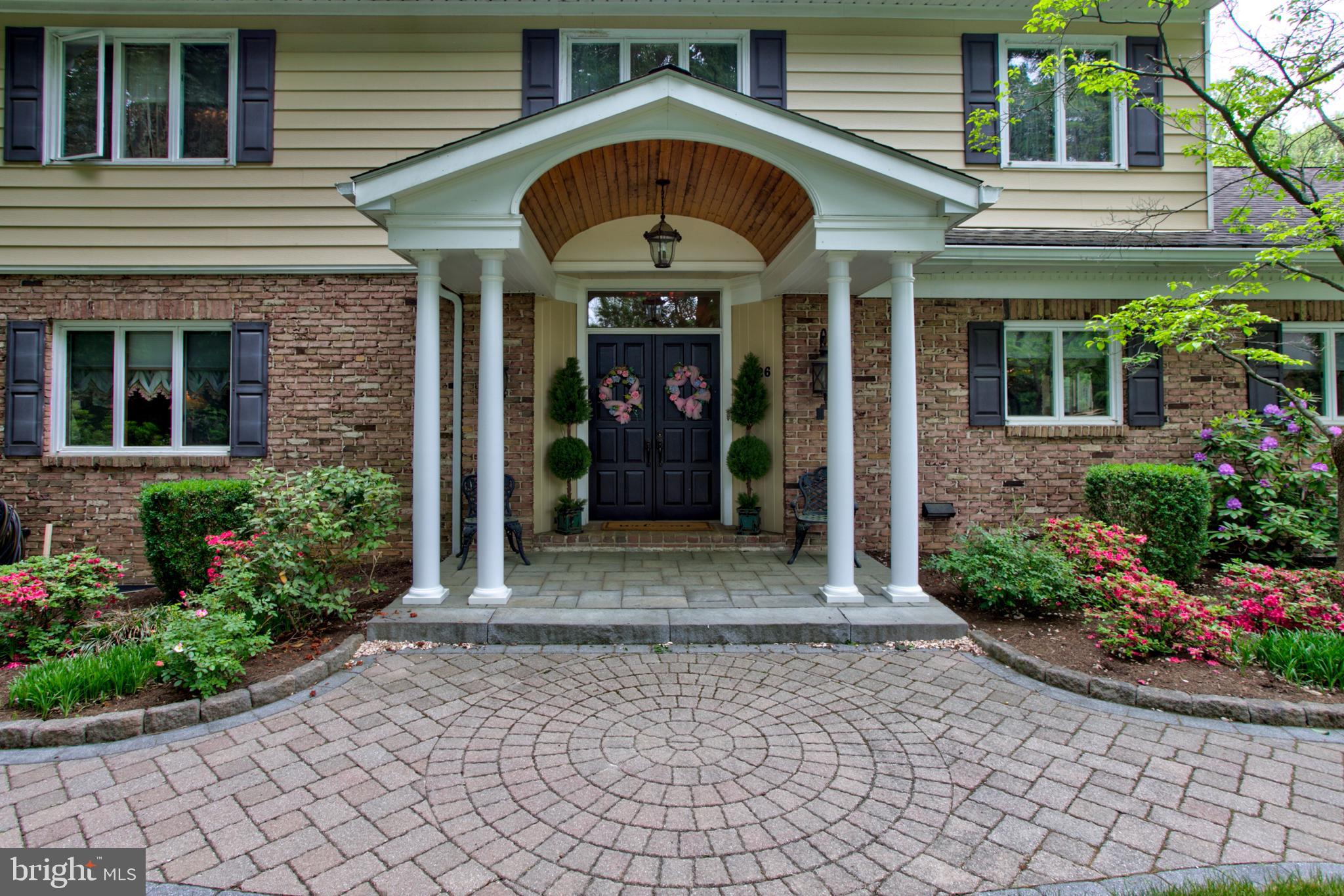 1626 Meadowlark Road Wyomissing, PA 19610 - Photo 5 of 123 Elegant Entryway